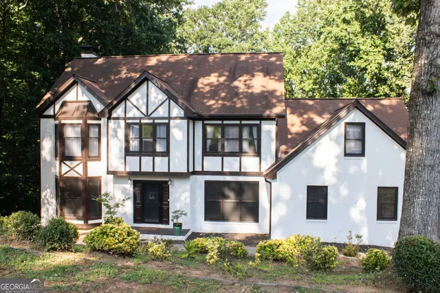 Popular THE MOORINGS Real Estate