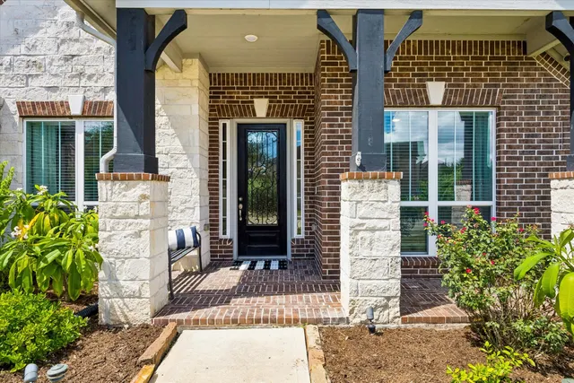 Popular Massey Lakes Estate Real Estate