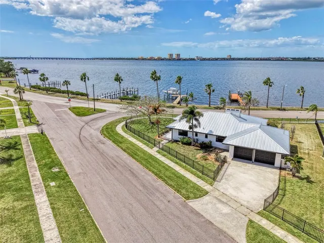 Popular MANATEE GARDENS THIRD SEC Real Estate