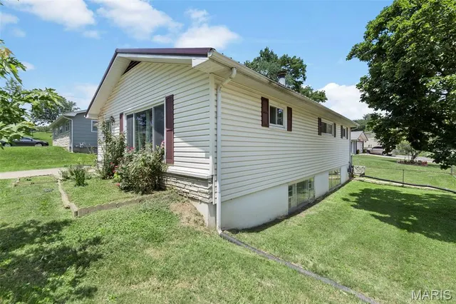Popular Suburban Heights Real Estate