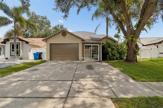 Popular HAMPTON PARK UNIT NO 3 Real Estate
