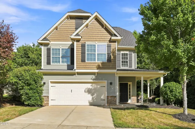 Popular Carriage Heights Real Estate