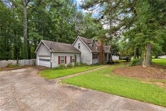 Popular HIDDEN HOLLOW Real Estate