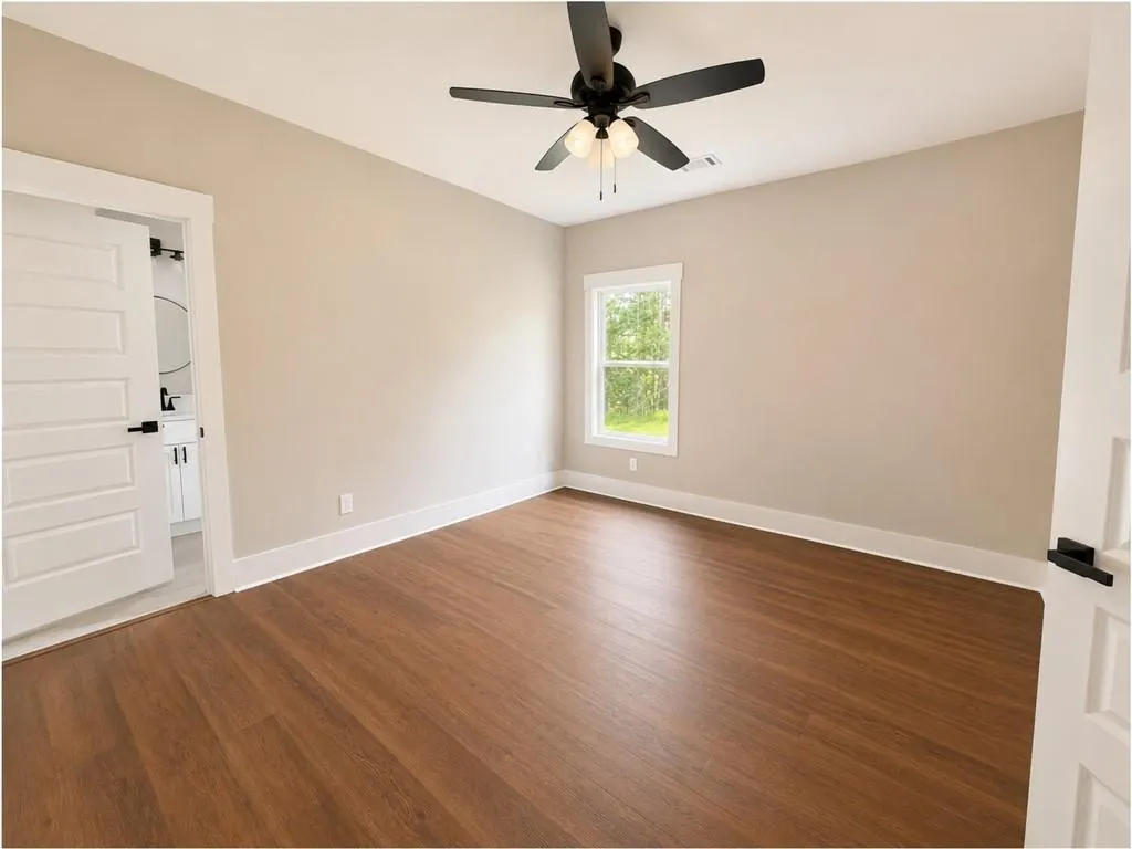 Listing Thumbnail Image 15