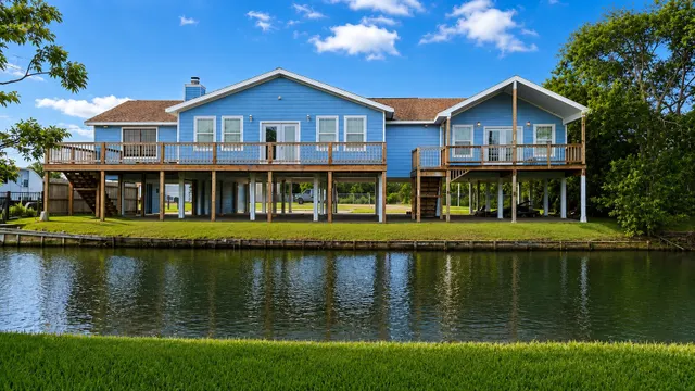 Popular San Leon Real Estate
