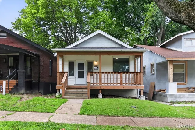 Popular West Lawn Real Estate