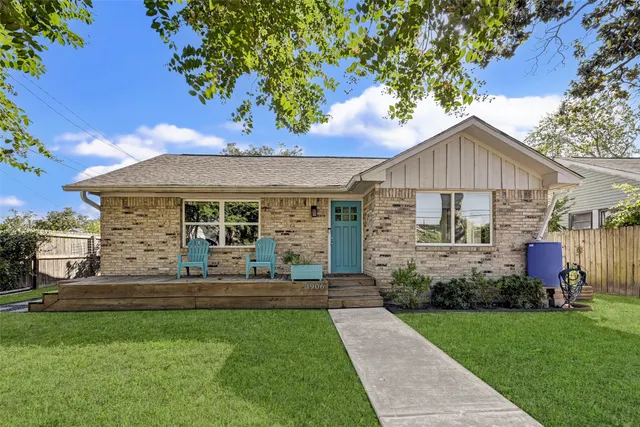 Popular Irvington Court Real Estate