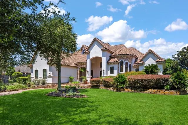 Popular Royal Shores Sec 03 Real Estate