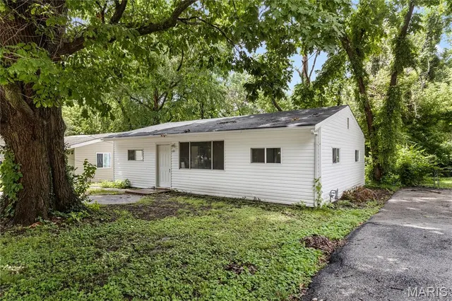 Popular Calverton Park Real Estate
