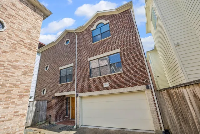 Popular Contemporary Park Sec 8 Pt Real Estate