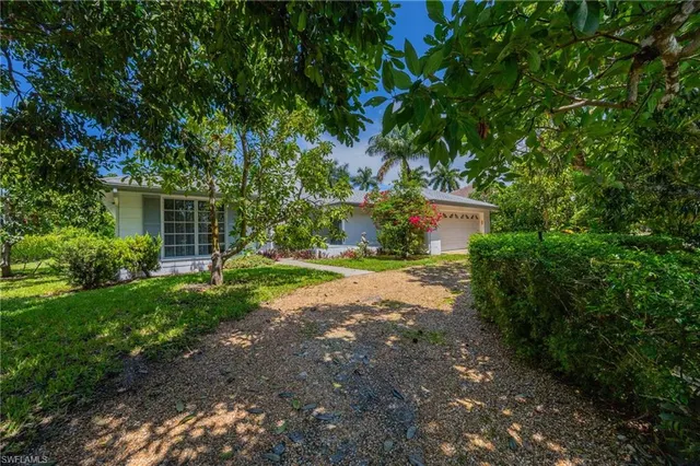 Cheap MOORINGS Real Estate