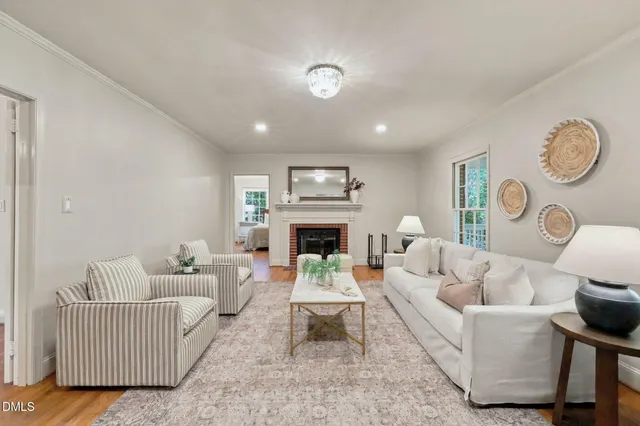 Popular Estes Hills Real Estate