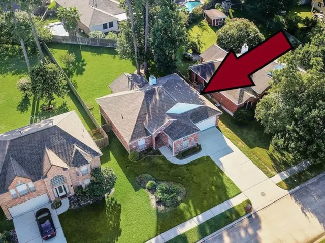 Popular Oakridge Forest 01 Real Estate