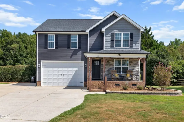 Popular Cleveland Oaks Real Estate