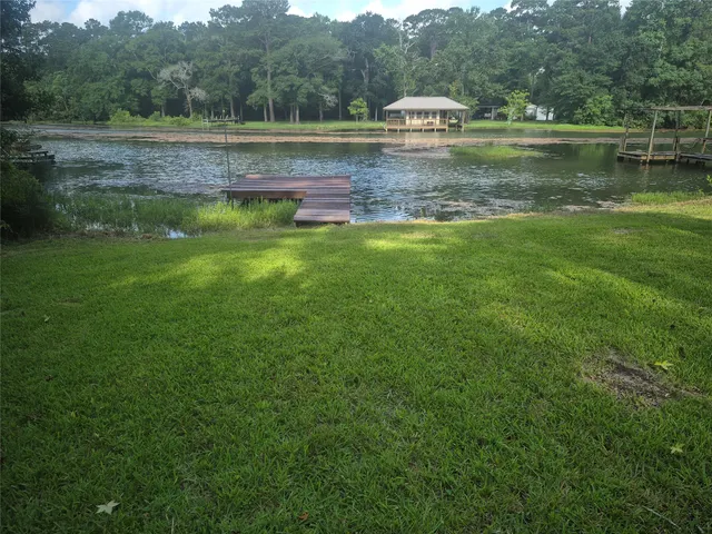 Popular Lake Forest Lodge Real Estate