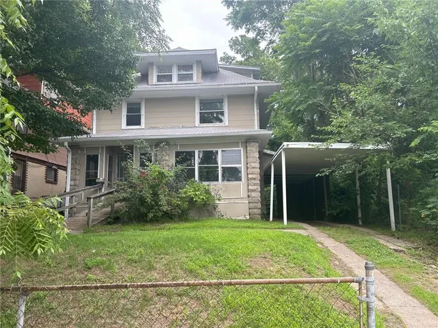 Popular Euclid Grove Real Estate
