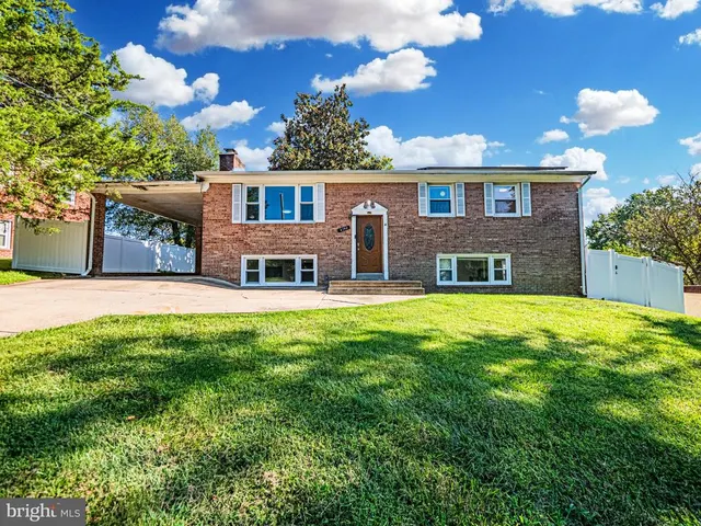 Cheap Crestview Manor Real Estate