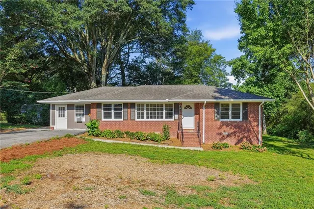 Popular Pine Knoll Real Estate