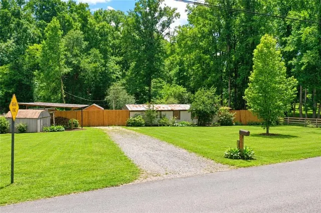 Popular Pinewood Real Estate