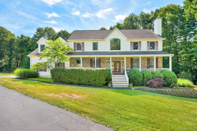 Popular Little Pond Manor Real Estate