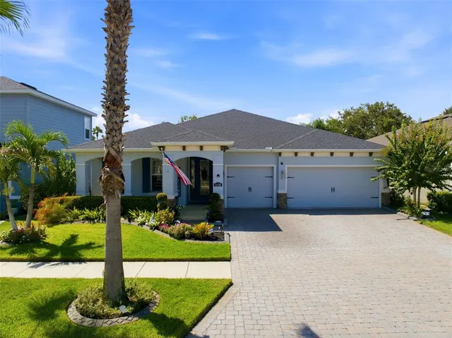 Popular LUCAYA LAKE CLUB PH 4D Real Estate