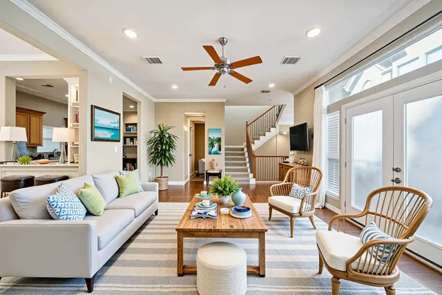 Popular Maxie Square Real Estate