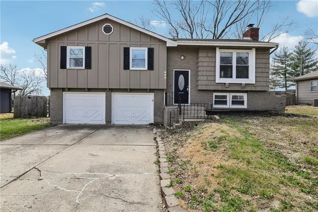 Popular Orchard Hills  Real Estate