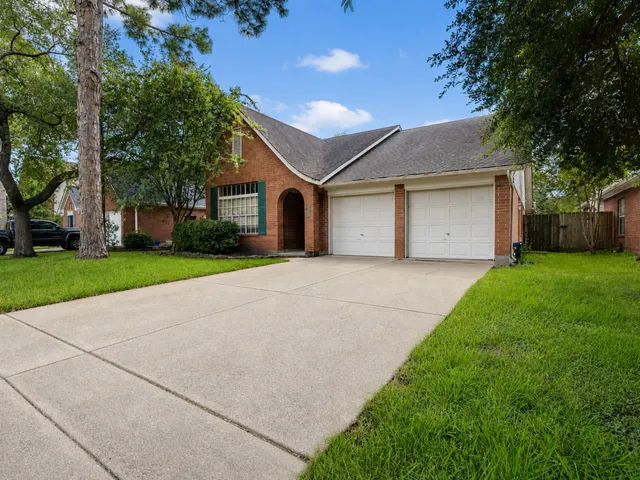Popular Bay Glen Real Estate