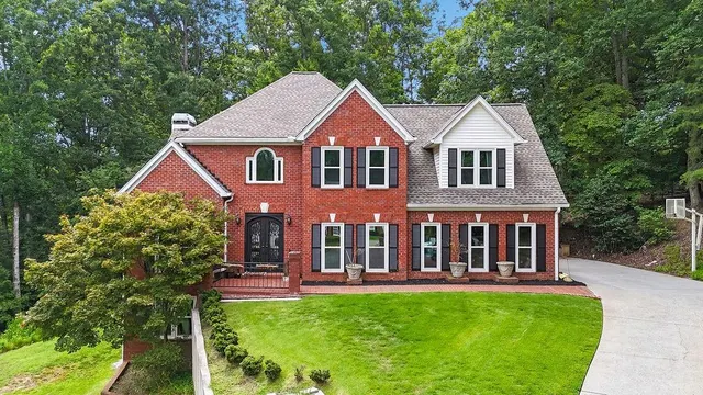Popular East Lake Place Real Estate