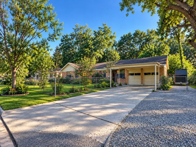 Popular Richardson Place Real Estate