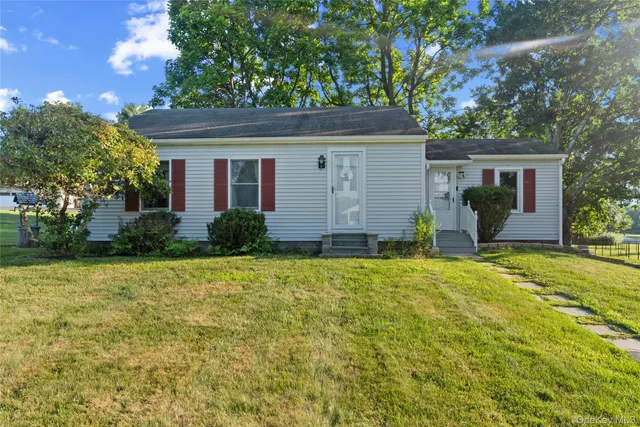 Popular Town of Montgomery Real Estate