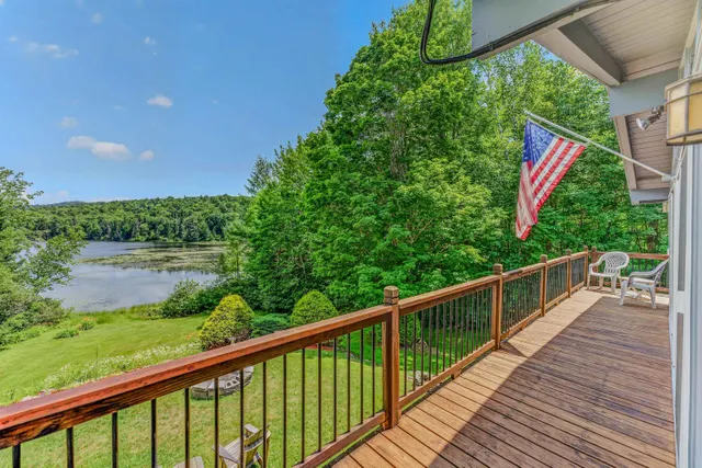 Popular Streeter Pond Real Estate