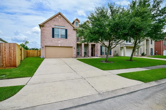 Popular Ashford Lakes Sec 9 Real Estate