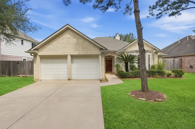 Popular Bay Pointe Sec 06 Real Estate