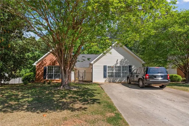 Popular Plantation Walk Real Estate