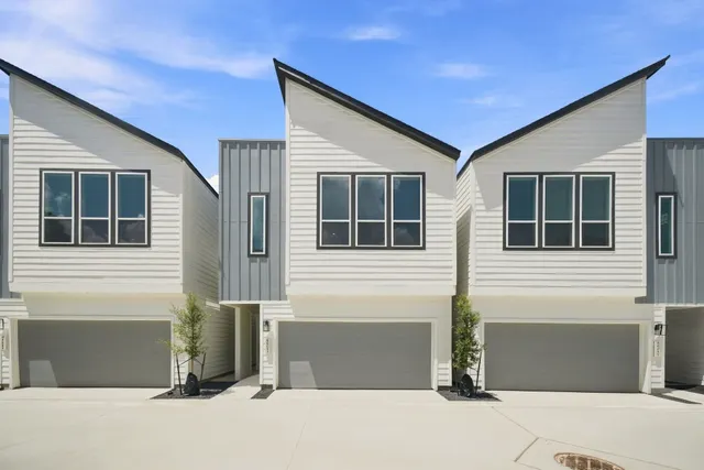 Popular Highland Heights Crossing Real Estate