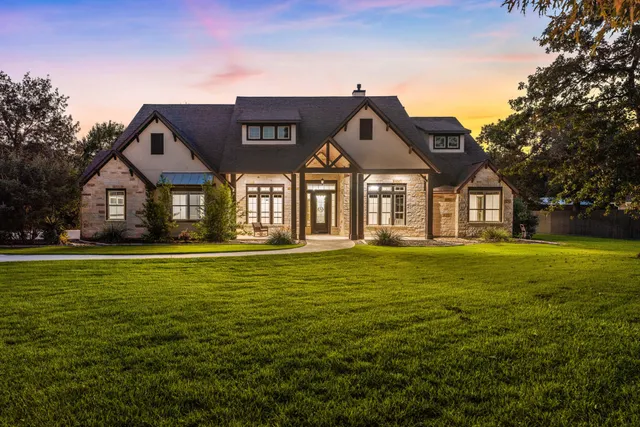 Popular Montgomery Trace 10 Real Estate