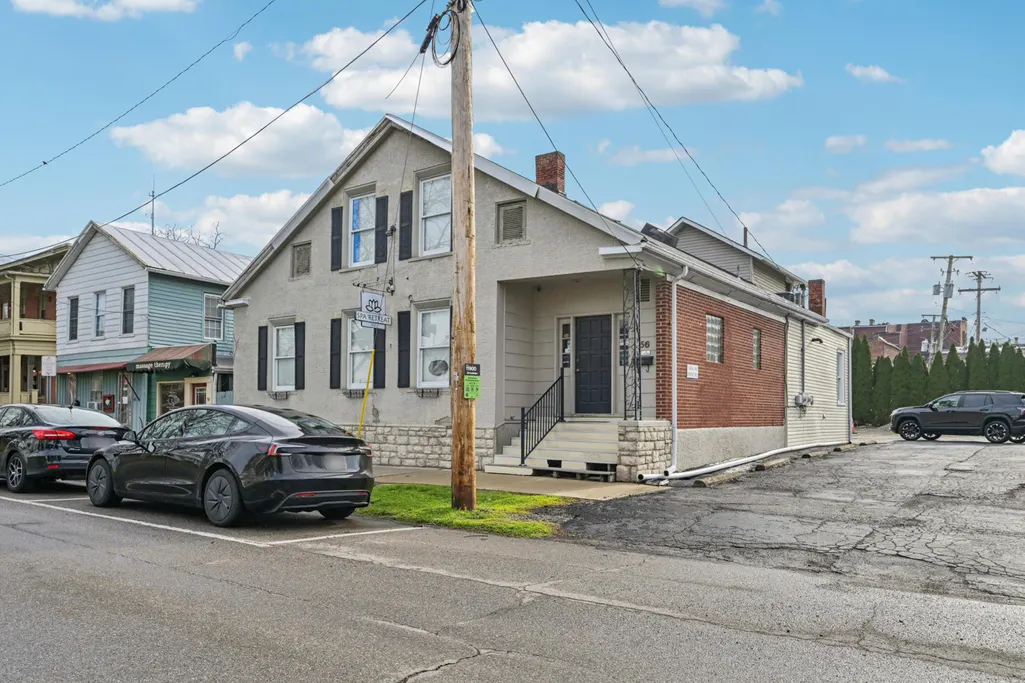 56 Franklin St, Delaware, OH 43015-1932
