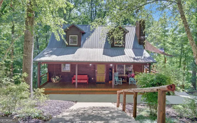 Expensive Lakeside Hills Real Estate