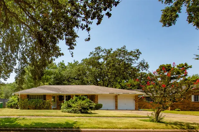 Popular Gulf Meadows Real Estate