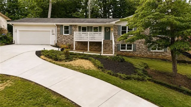Popular BERNHAM WOODS Real Estate