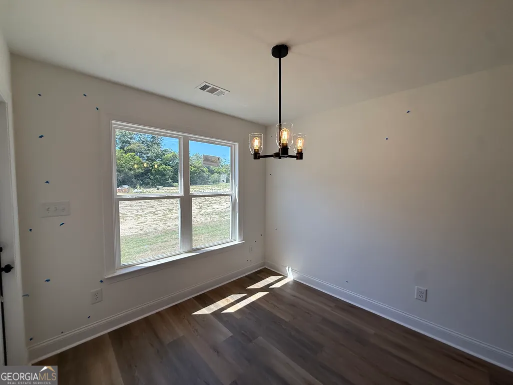 Listing Thumbnail Image 15