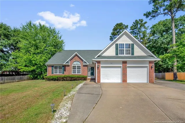 Popular Woodchase Real Estate