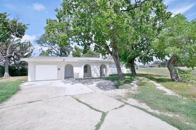 Popular Pecan Terrace Real Estate