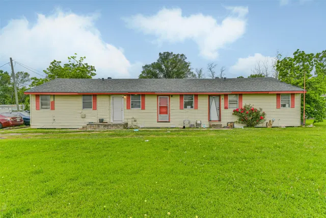 Popular St Charles Place Sec 01 Real Estate