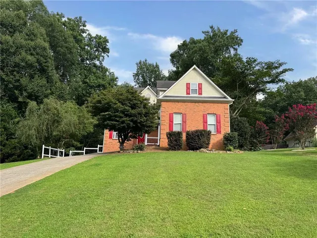 Popular Hampton Shores Real Estate