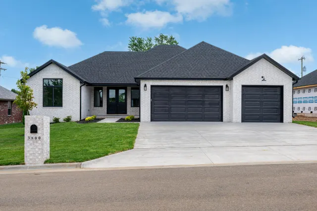 Popular Springfield Real Estate