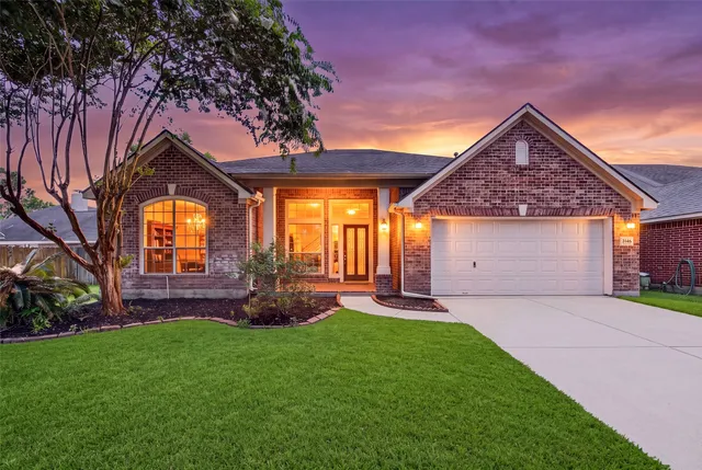 Expensive Fieldstone Village At Silverla Real Estate