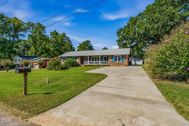 Popular Dorsey Place Real Estate