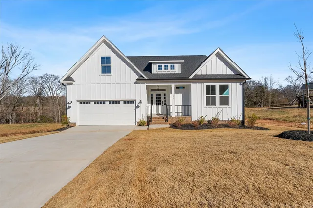 Popular Cross Creek Plan Real Estate